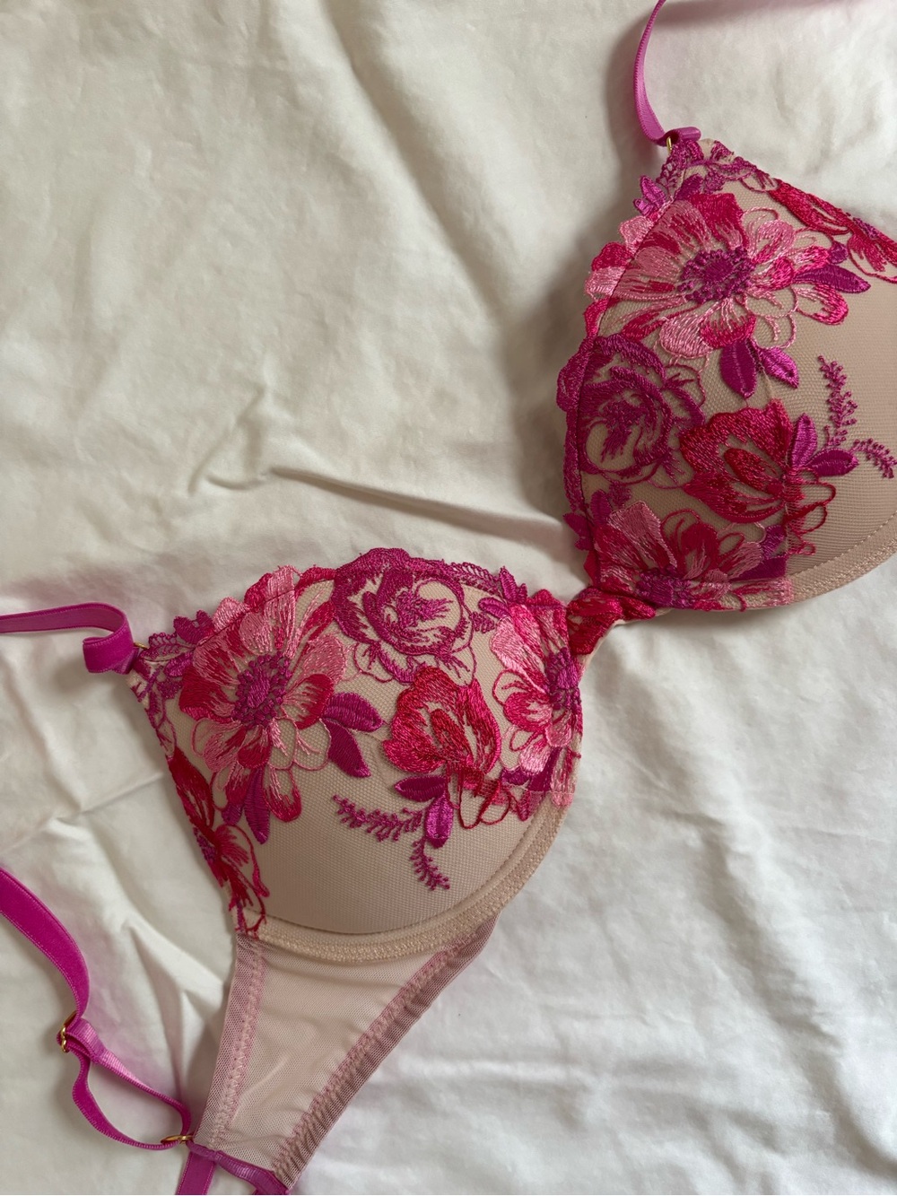 Pepper Embroidery Lift Up Bra